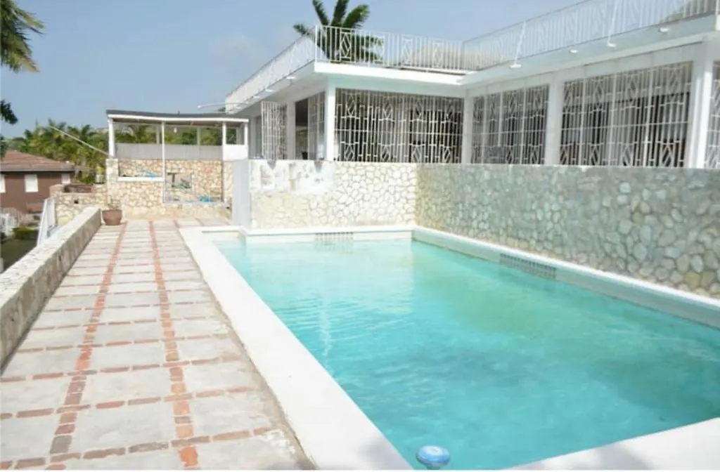 East Of Eden Villa Montego Bay Aparthotel